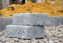 Saiba como escolher entre pavers de tráfego leve e moderado para cada tipo de ambiente com segurança e eficiência.